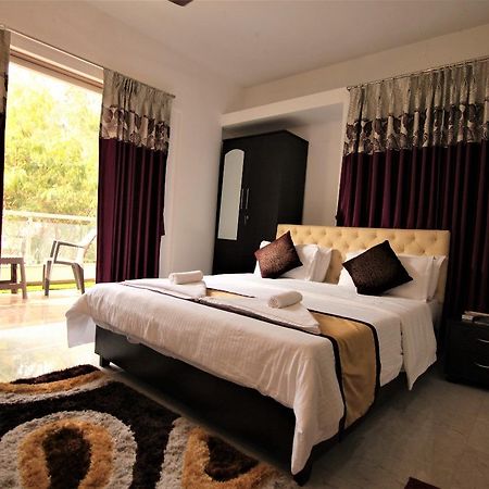 Veridical Hospitality, Baner - Pune Bed & Breakfast Bagian luar foto