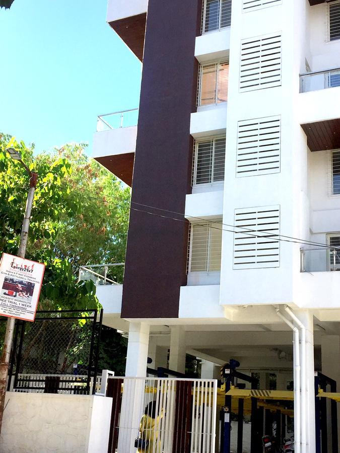 Veridical Hospitality, Baner - Pune Bed & Breakfast Bagian luar foto
